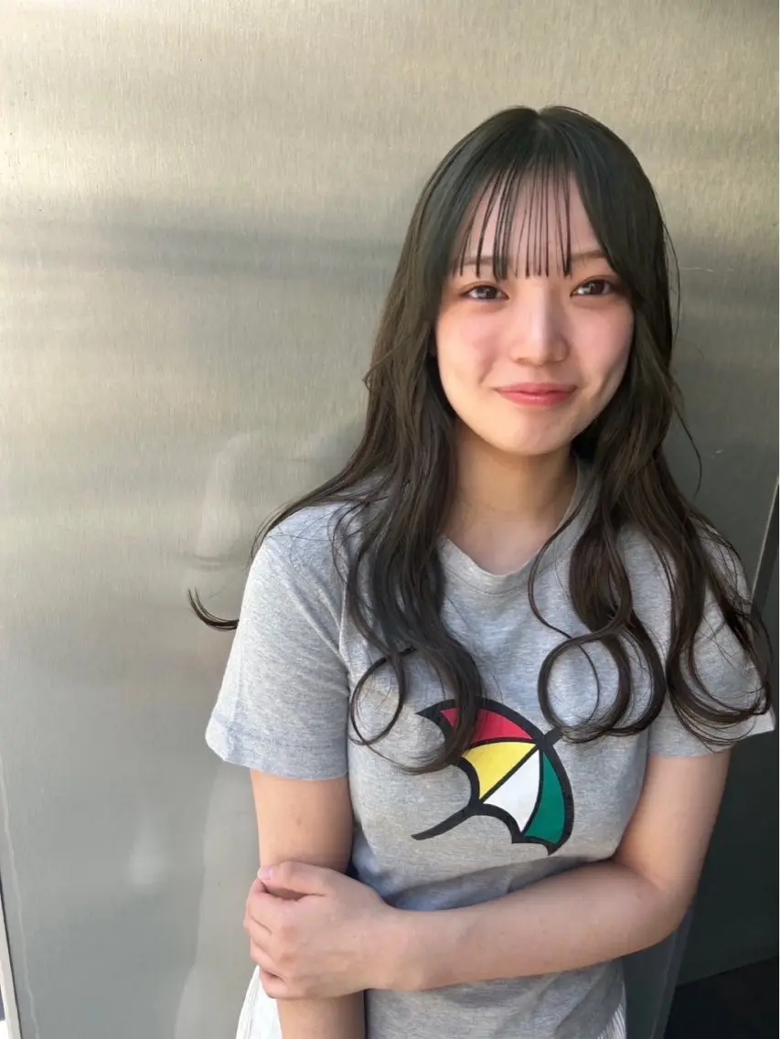 カラー ベージュカラー 透明感カラー オリーブベージュ カット ヘアカラー トリートメント ひかり HAZELのヘアスタイル