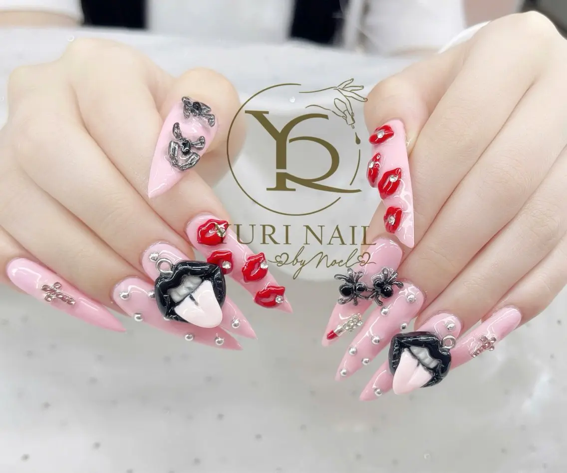 ネイル チークネイル フットネイル フレンチネイル グラデーション キラキラネイル ハンドネイル フットネイル ハンドケア YURI Nail Funabashiのネイルデザイン