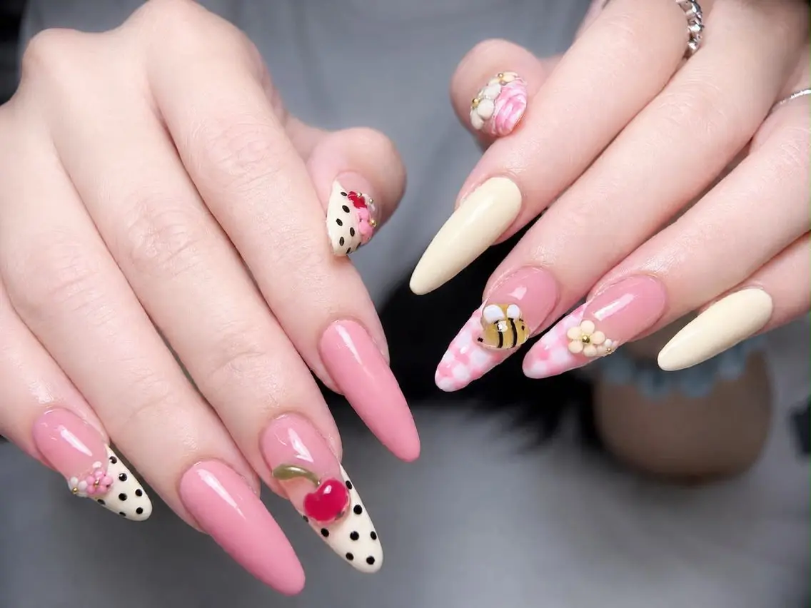 ネイル AURA NAIL🎀💅のネイルデザイン
