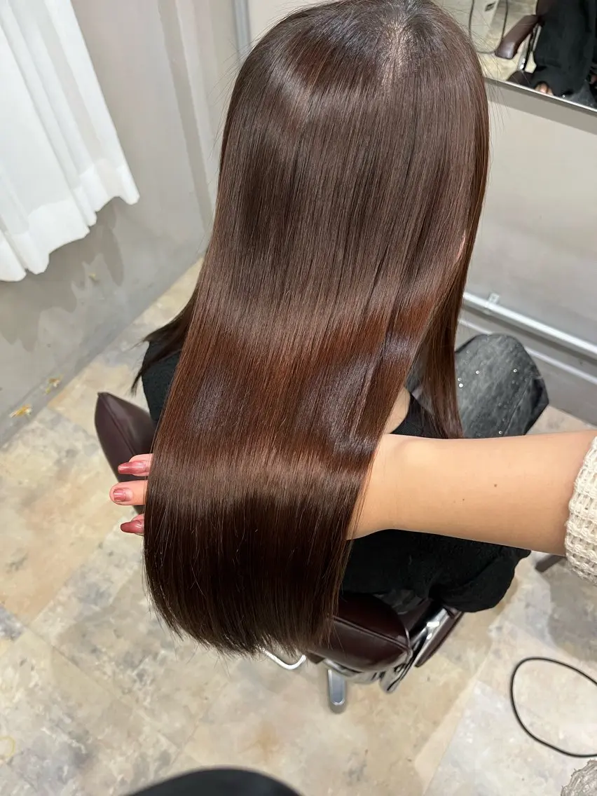 セミロング 縮毛矯正 かわにし ひなた🐰のヘアスタイル