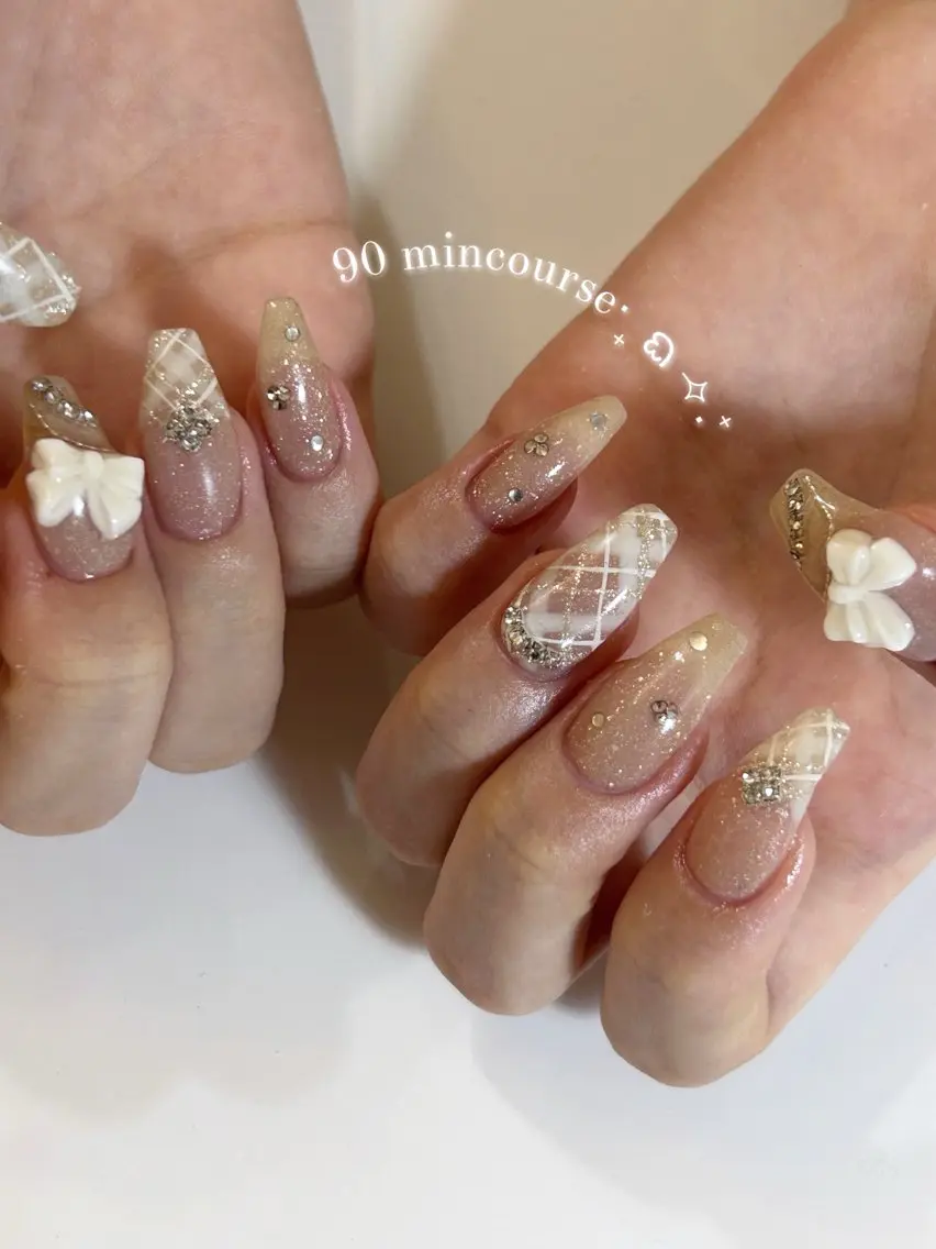 ネイル ハンドネイル ViViA momokaのネイルデザイン