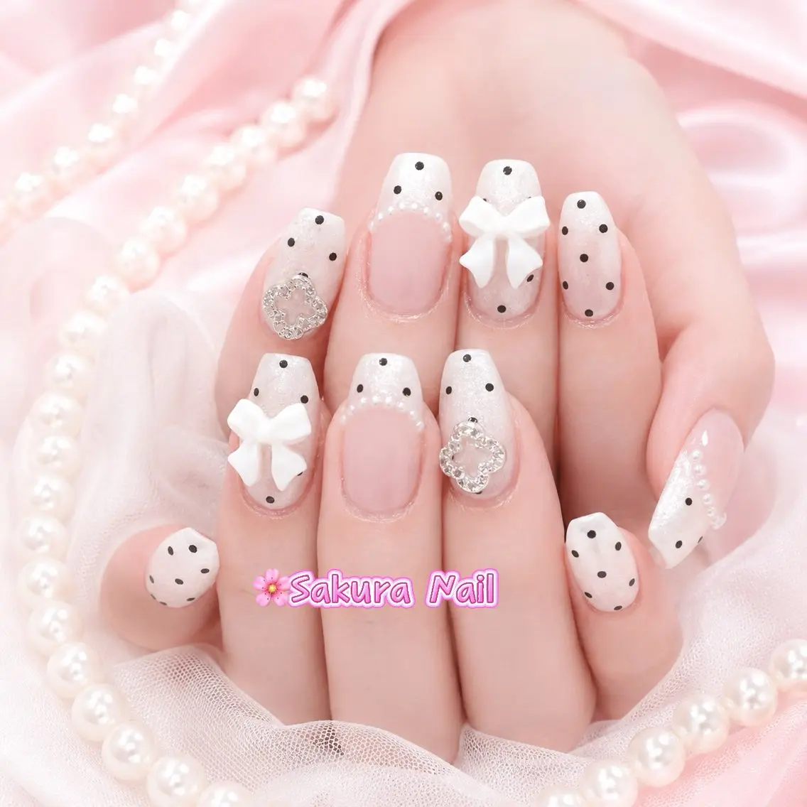 ネイル アートネイル オーロラネイル ボルドー チークネイル フレンチネイル ハンドネイル Sakura Nail Salonのネイルデザイン