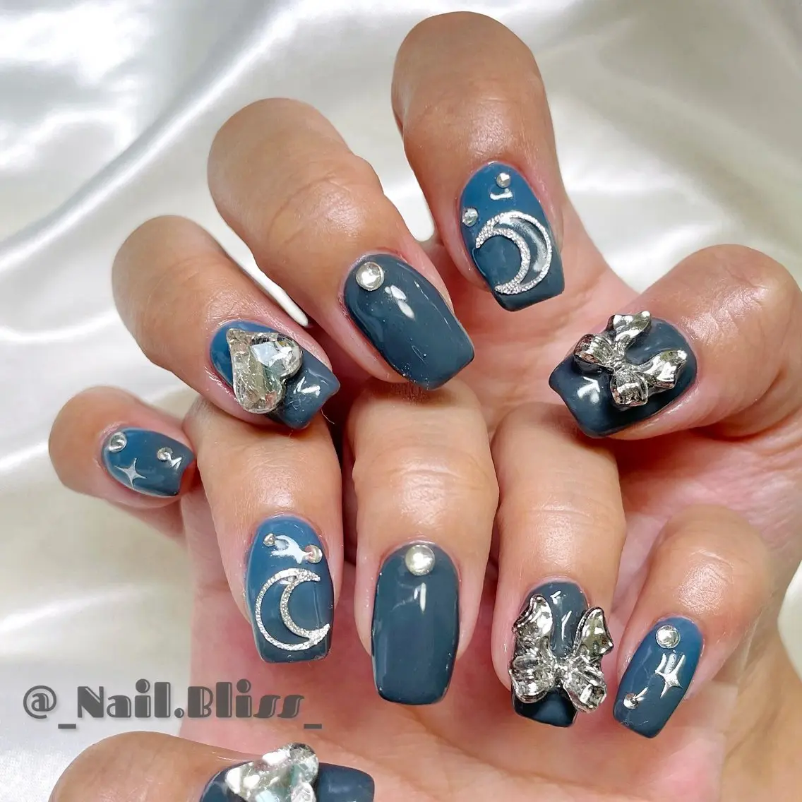 ネイル ブルー グラデーション ハンドネイル NAIL BLISSのネイルデザイン