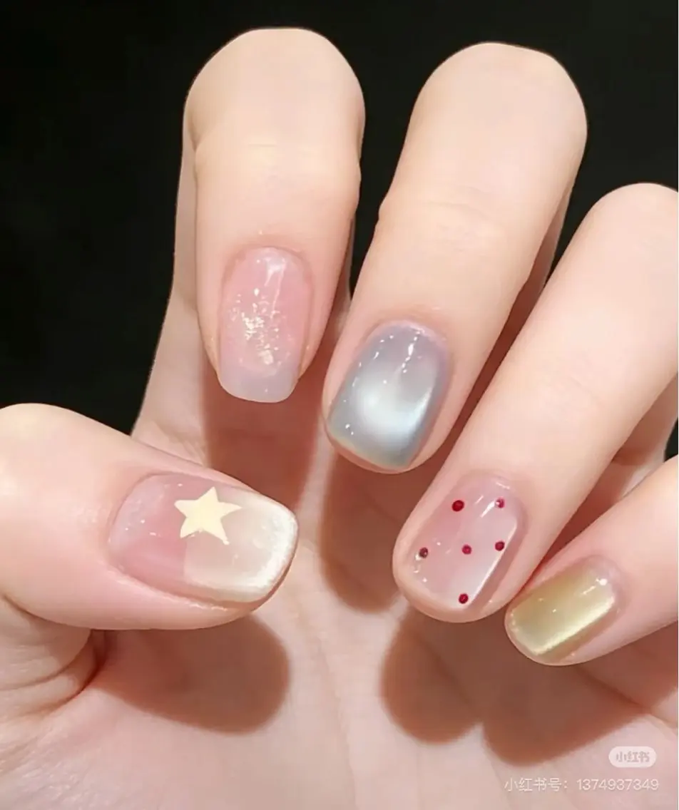 ネイル クリアネイル 朝倉 澪のネイルデザイン