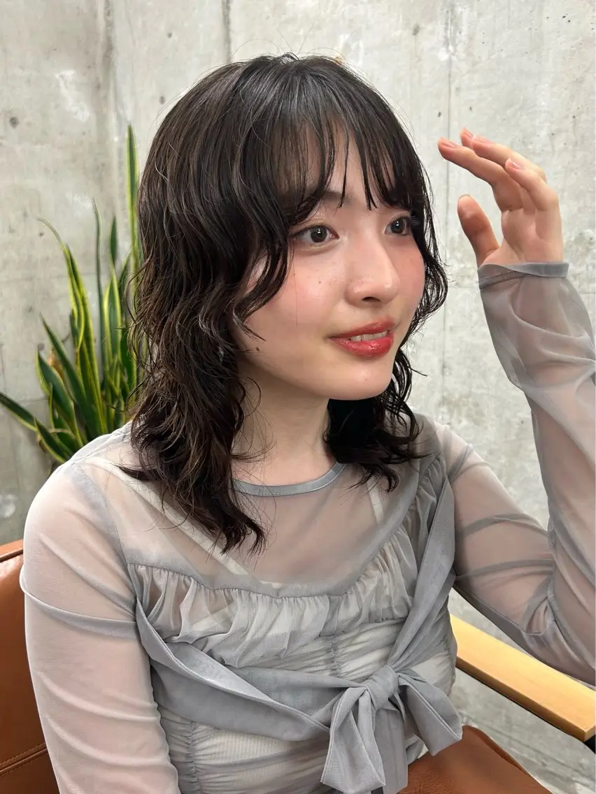 ミディアム カラー パーマ レイヤー/ボブ/透明 感カラー/佐藤奈由のヘアスタイル