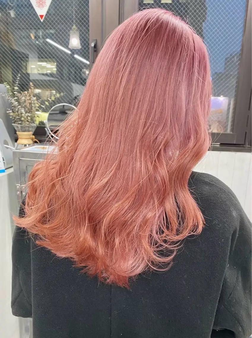 カラー ハイトーンカラー オレンジ ピンクカラー ヘアカラー トリートメント ブリーチ/推しカラー Hanaのヘアスタイル