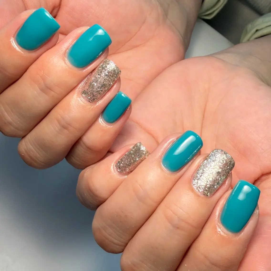 ネイル ブルー キラキラネイル ラメ(グリッター) ワンカラーネイル シンプルネイル ハンドネイル プライベートサロン NAIL BY YUのネイルデザイン