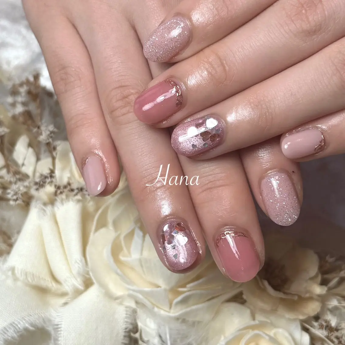 ネイル ハート ホログラムネイル バレンタイン ハンドネイル Hana_ Rieのネイルデザイン