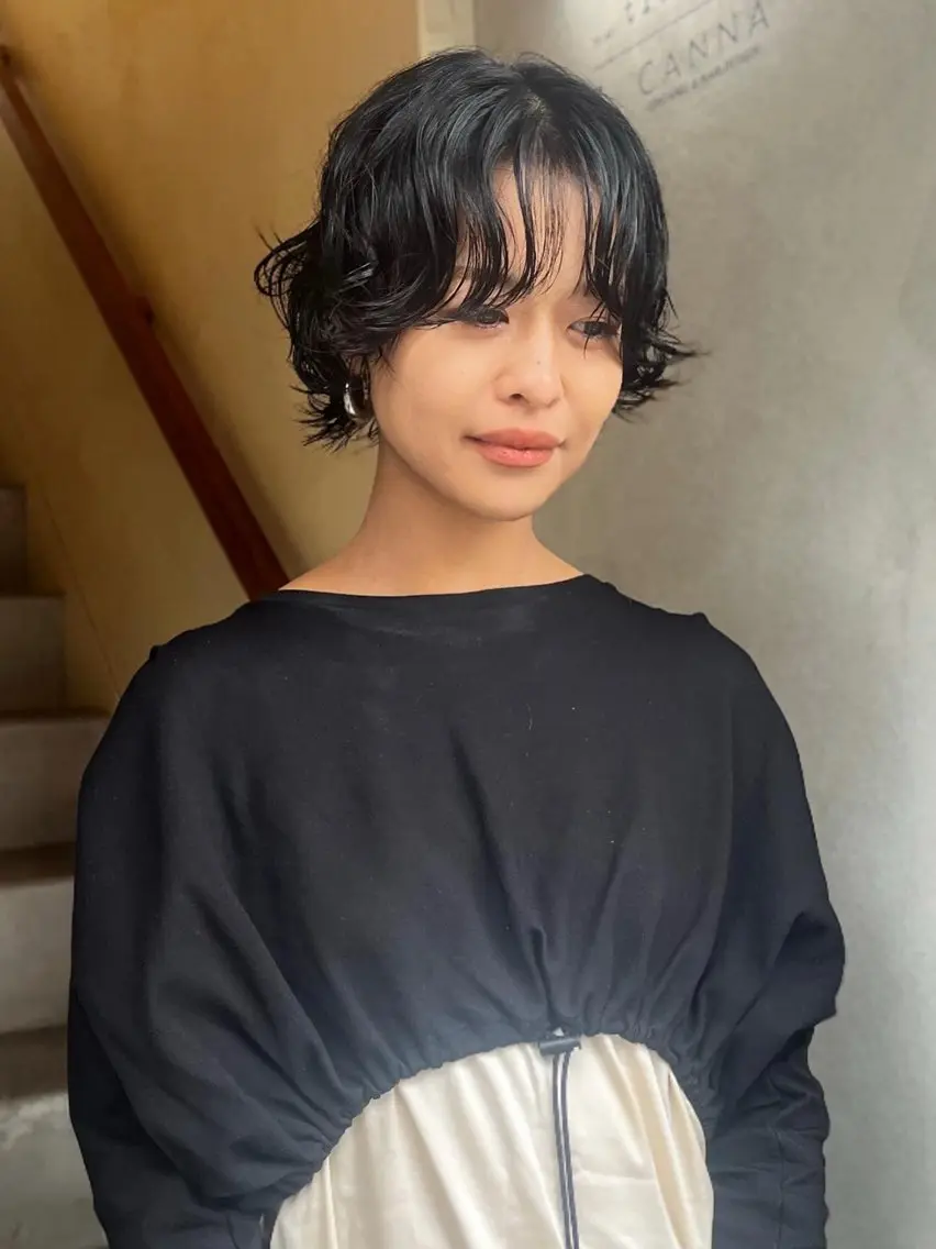 ショート パーマ 🦮shiori アイドルオタク🦮のヘアスタイル