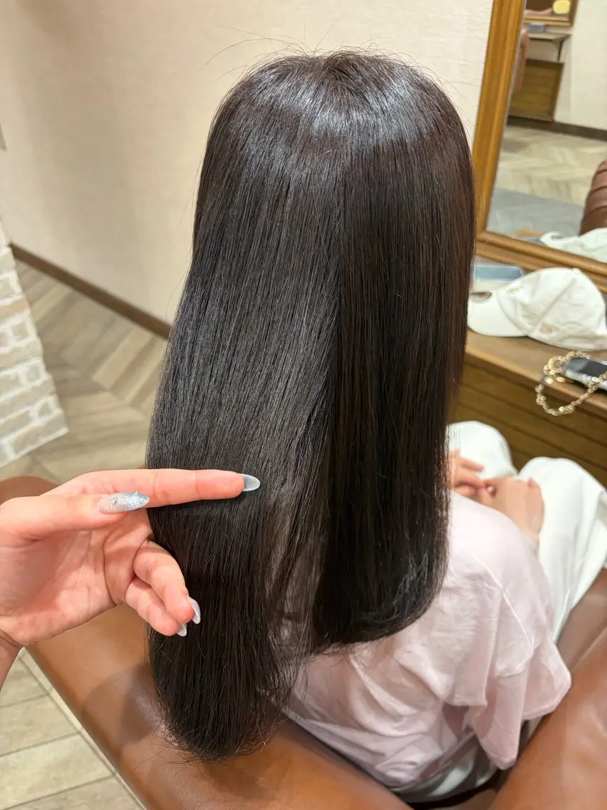 ミディアム カラー 酒井 美輝のヘアスタイル