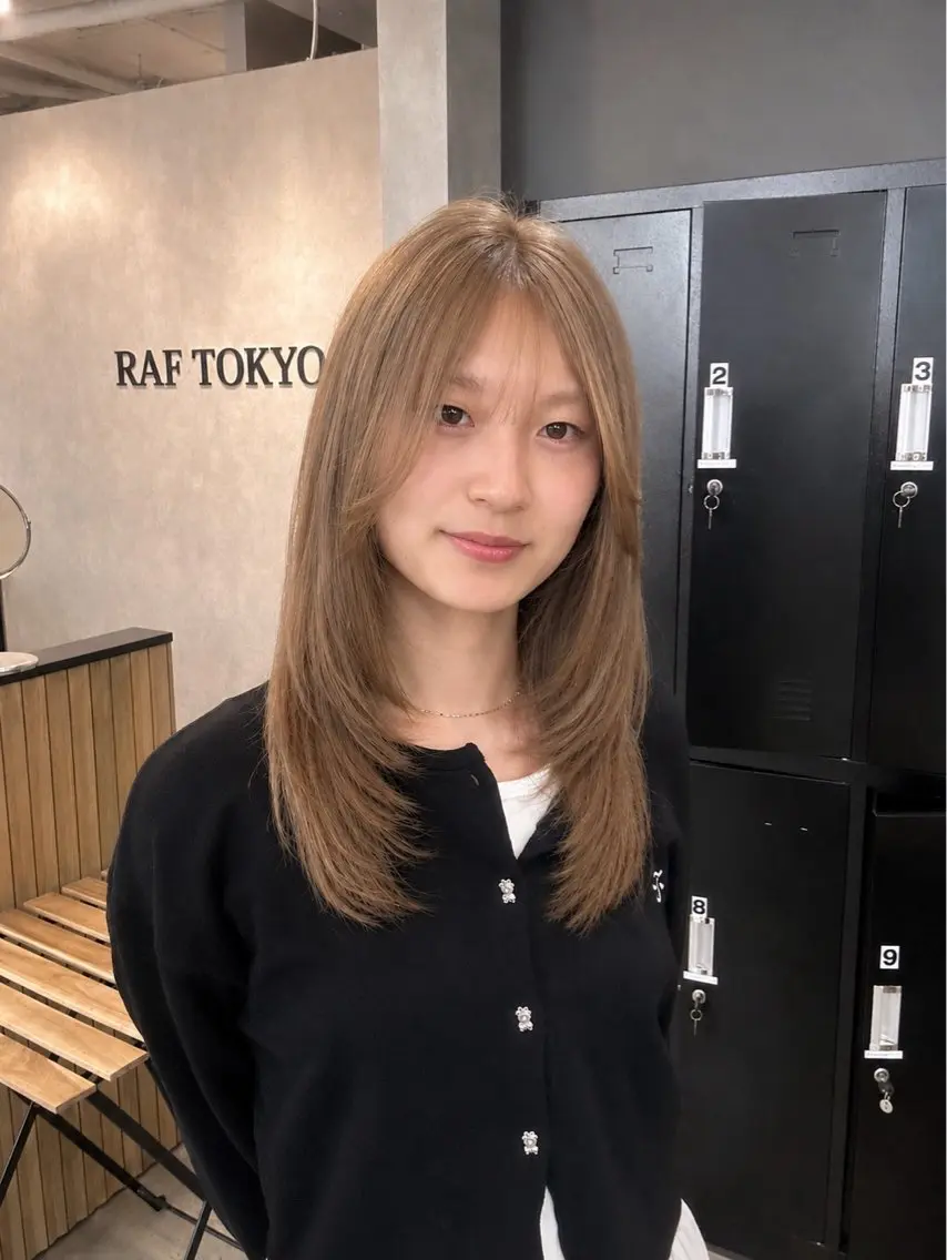 ミディアム カラー カット ヘアカラー トリートメント ✨傷ませないカラー ✨美髪矯正✨レオンのヘアスタイル