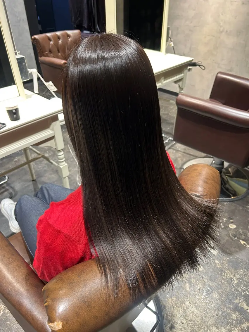 ロング ヘアカラー 朝飛 唯菜のヘアスタイル