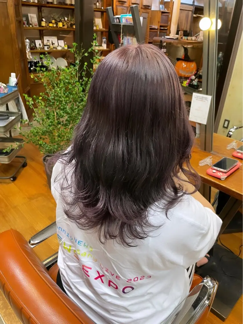 セミロング カラー ブリーチ ピンクカラー ピンクパープル パープルカラー ayaka |トレンドヘアのヘアスタイル