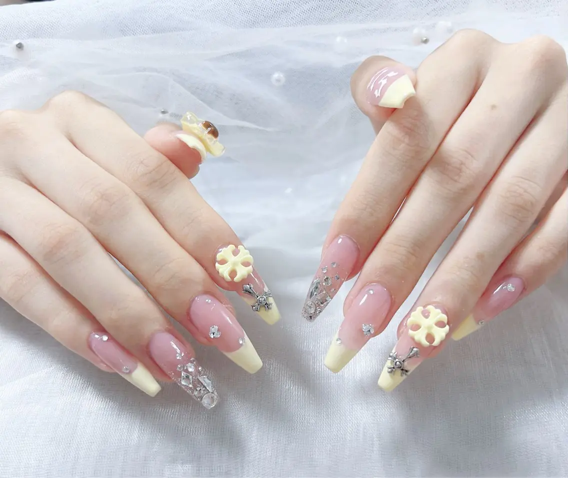 ネイル オーロラネイル クリアネイル フラッシュネイル ジェルネイル グラデーション ZUZU AMEE NAILのネイルデザイン