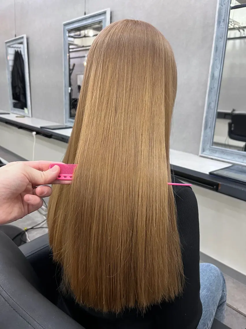 セミロング カラー ベージュカラー ミルクティーベージュ ヘアカラー トリートメント ダブルカラー メンズパーマ大成のヘアスタイル