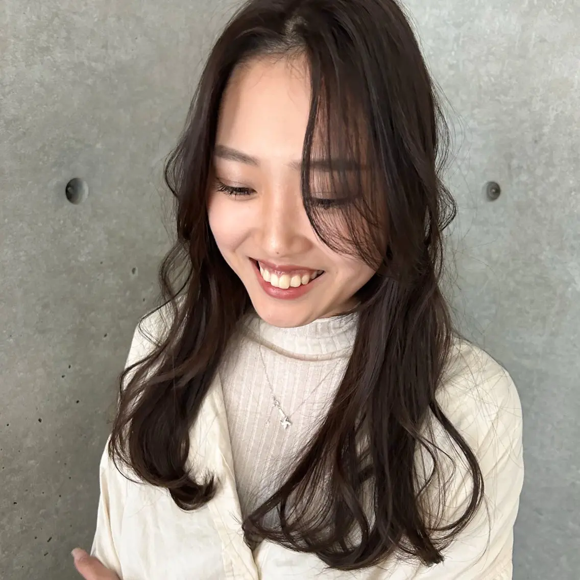 ロング レイヤーカット 烏丸/顔周りカット/ 暖色カラー/奈実のヘアスタイル