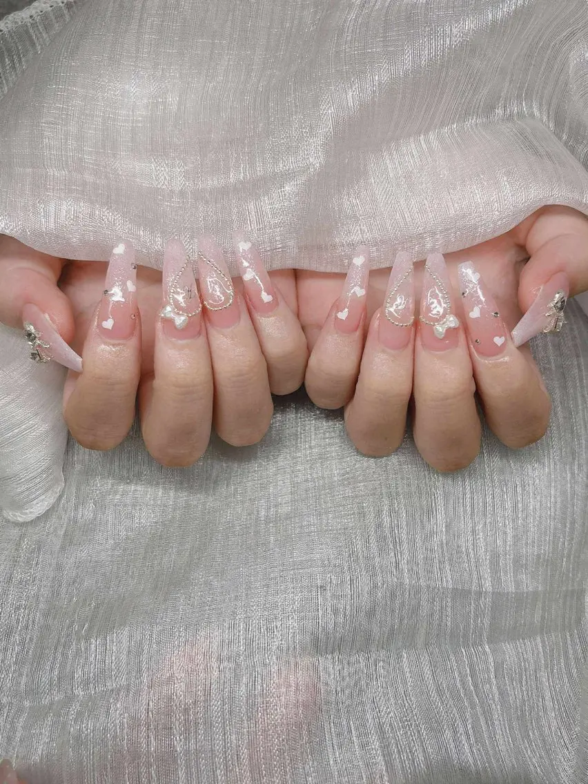 ネイル 長さ出し グラデーション 卒業式 キラキラネイル マグネットネイル ハンドネイル Lee Nailsのネイルデザイン