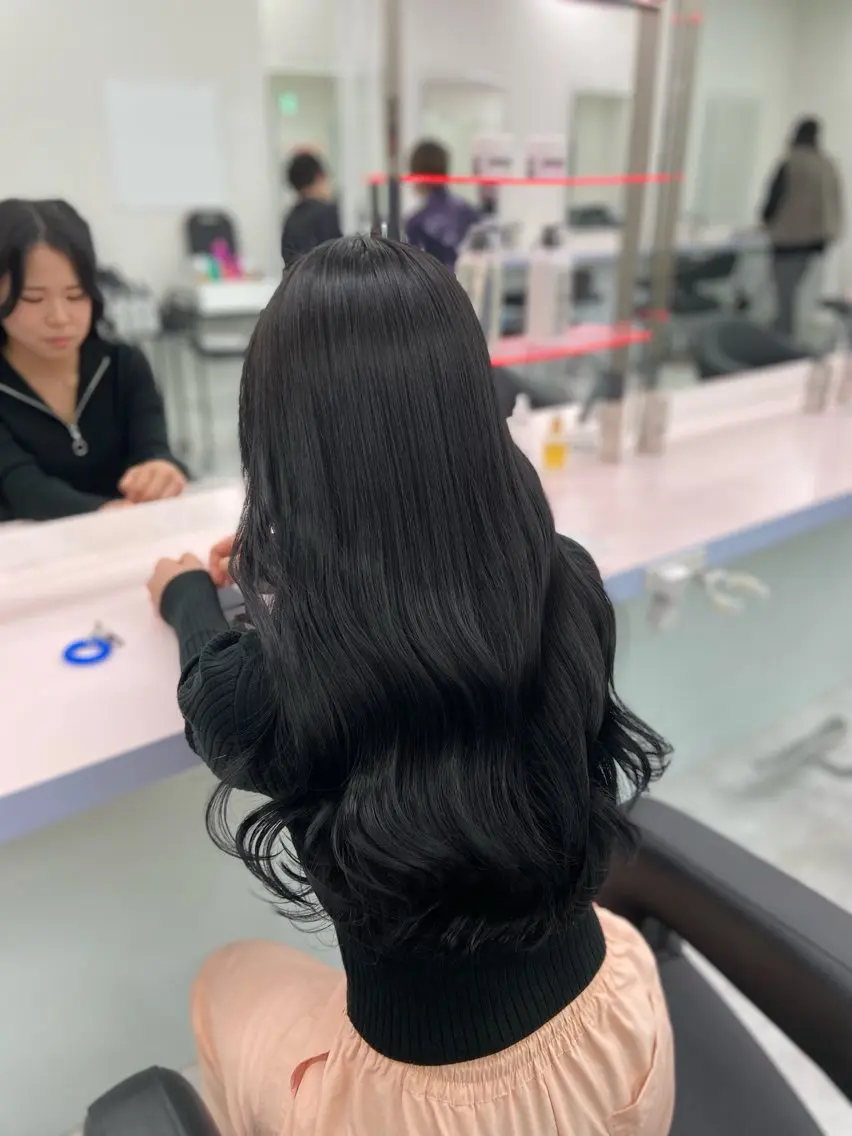 ロング カラー ヘアアレンジ カット ヘアカラー トリートメント ヘアセット レイヤー×透明感カラ ーHAYATOのヘアスタイル