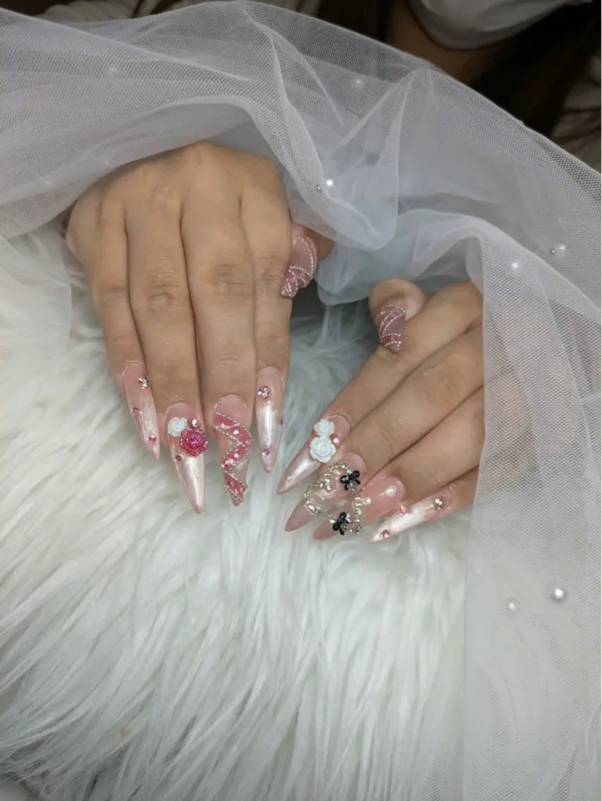 ネイル Queen Nail 柏店　クイーンネイルのネイルデザイン