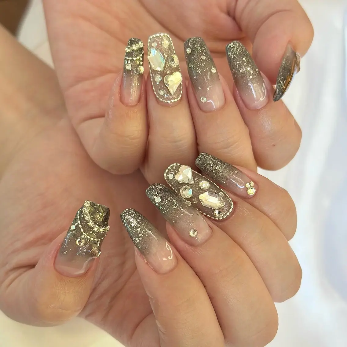 ネイル アートネイル ロングネイル salon iris 🦋北広島市大曲のネイルデザイン