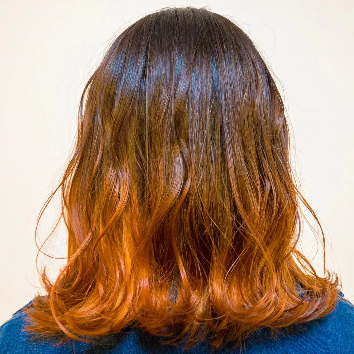 ミディアム カラー グラデーションカラー オレンジ カット ヘアカラー 尾籠 美幸 (オゴモリ ミユキ)のヘアスタイル
