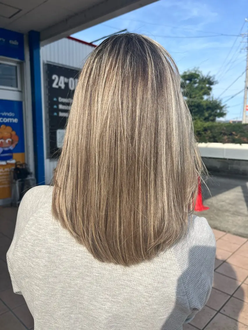セミロング カラー ハイライトカラー ハイライト Japuska ジャプスカのヘアスタイル