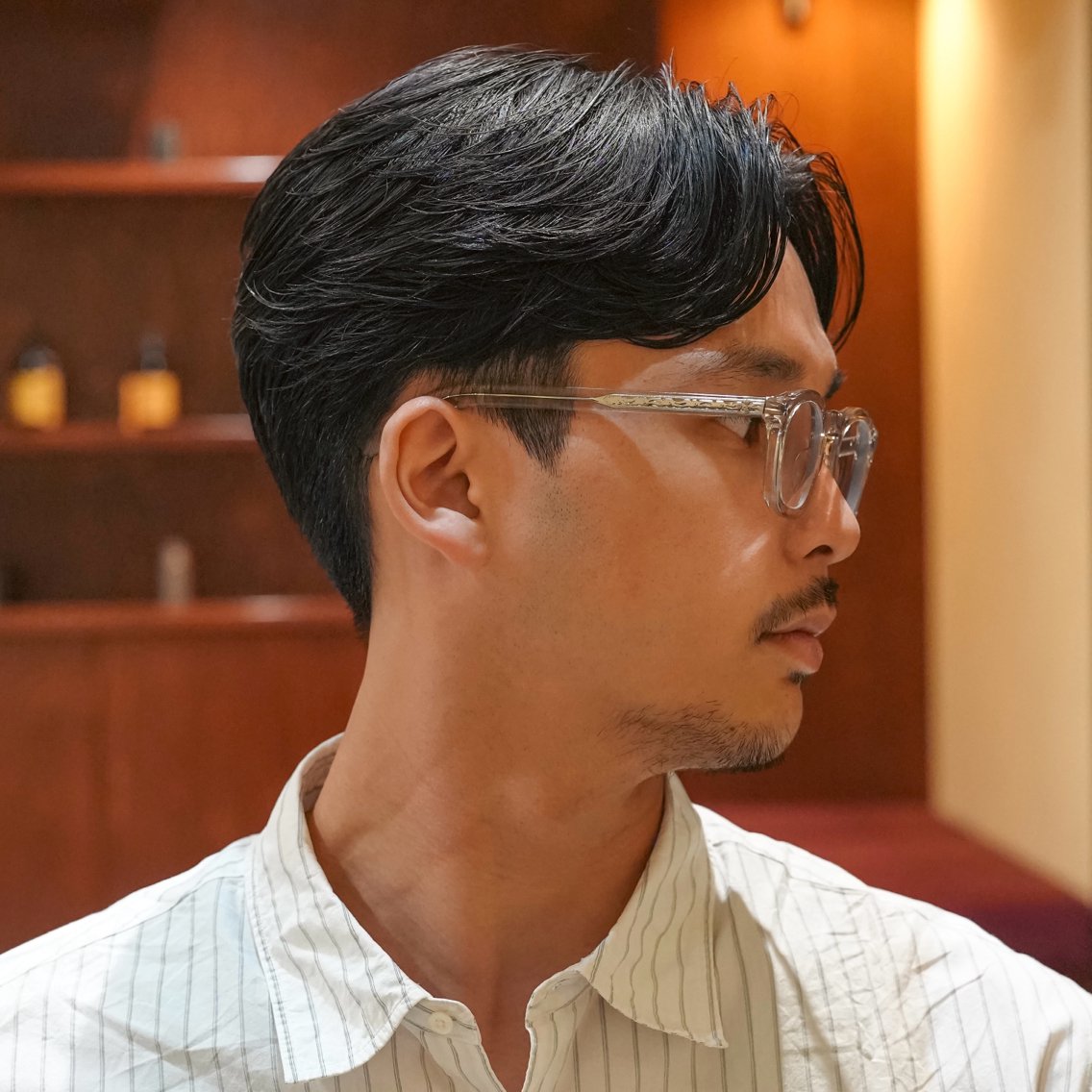 メンズ センターパート フェザーパーマ メンズパーマ メンズショート 刈り上げ カット メンズカット|パーマ 💇🏻武藤龍之介のヘアスタイル