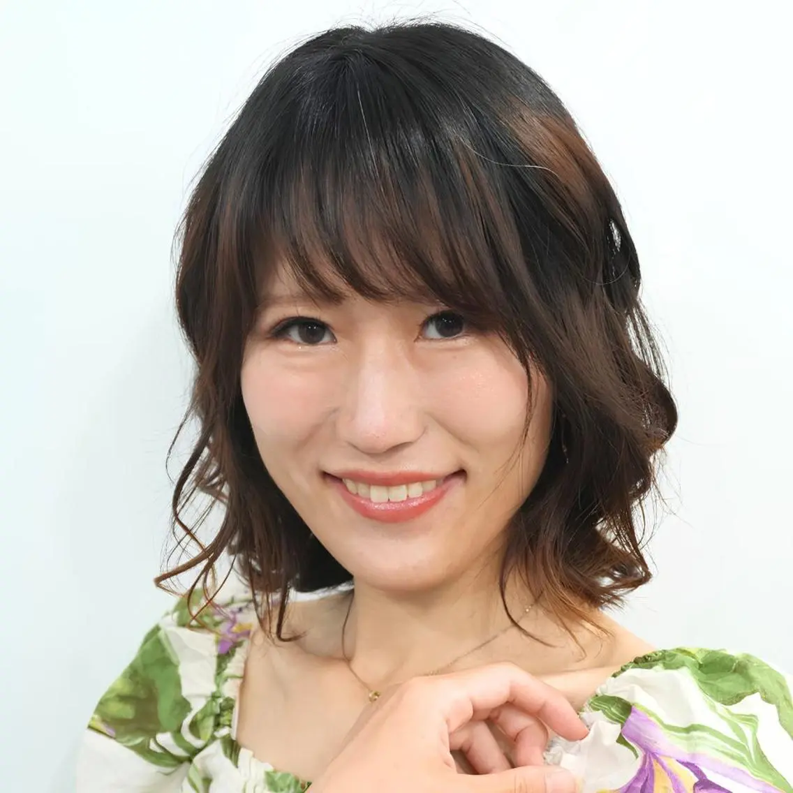 ミディアム カラー パーマ ミディアムパーマ 透明感カラー ニュアンスパーマ Endearing 銀座/レイヤーカットのヘアスタイル
