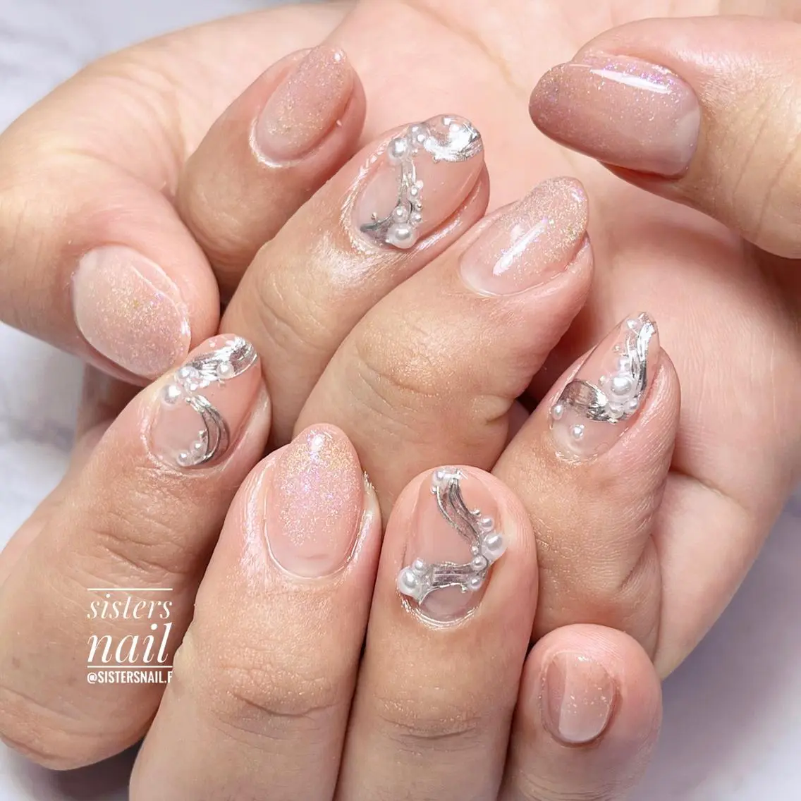 ネイル アートネイル グラデーション リボン シルバー 春ネイル sisters nail.fのネイルデザイン