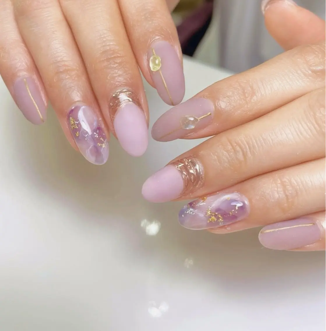 ネイル ミラーネイル 持ち込み ニュアンスネイル nana .のネイルデザイン