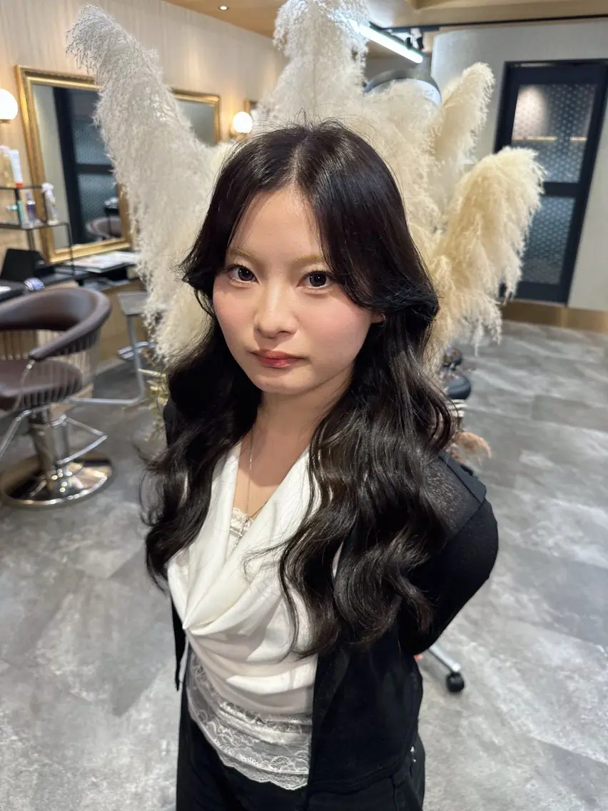 ロング カラー ブリーチ ダブルカラー グレージュ ブリーチなしカラー 韓国風ヘア ヘアカラー 加藤 そらのヘアスタイル