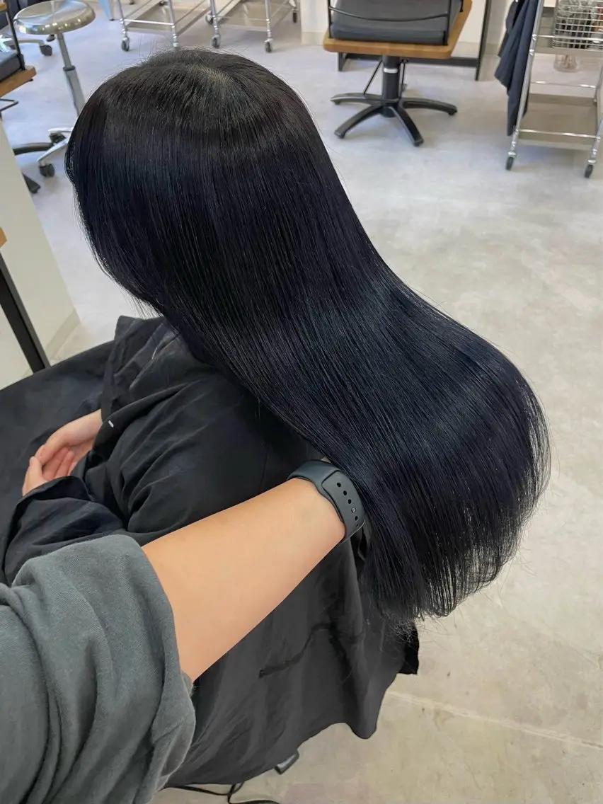 カラー 黒髪 ブルーカラー ブルーブラック カット ヘアカラー トリートメント Mina/岡山/矯正 ブリーチ/レイヤーのヘアスタイル
