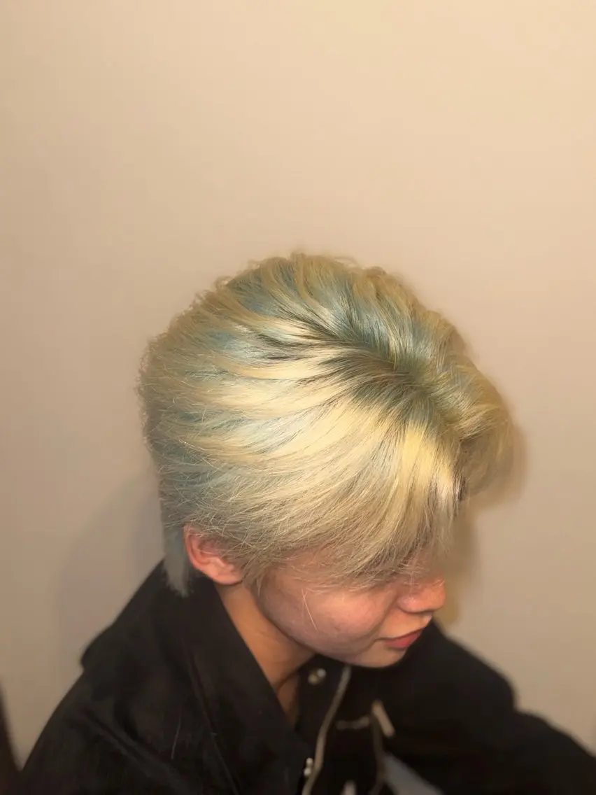 ショート カラー メンズ デザインカラー 似合わせカット ヘアカラー Kisei ケアブリーチ/カラーのヘアスタイル