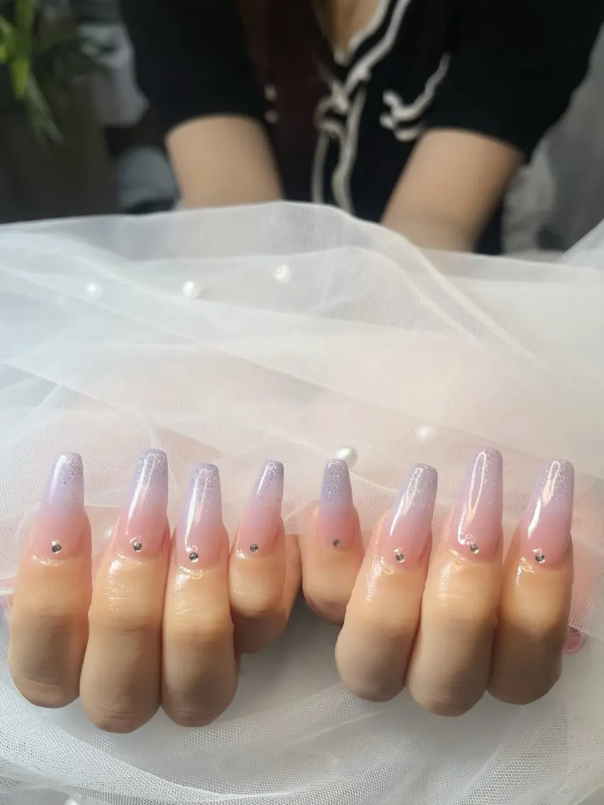 チップ長さ出グラデーション1センチから(ロング7000円)の写真