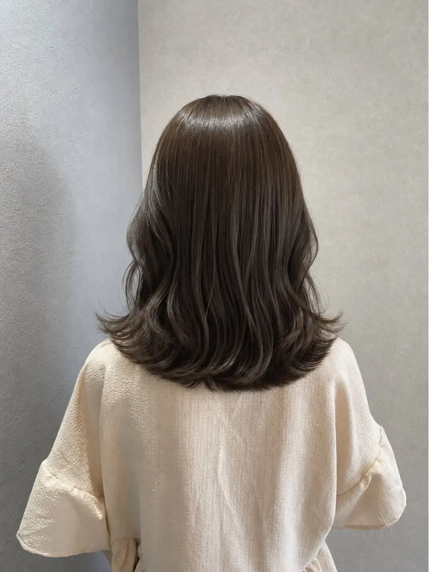 ミディアム カット ヘアカラー 透明感ダブルカラー / miraiのヘアスタイル