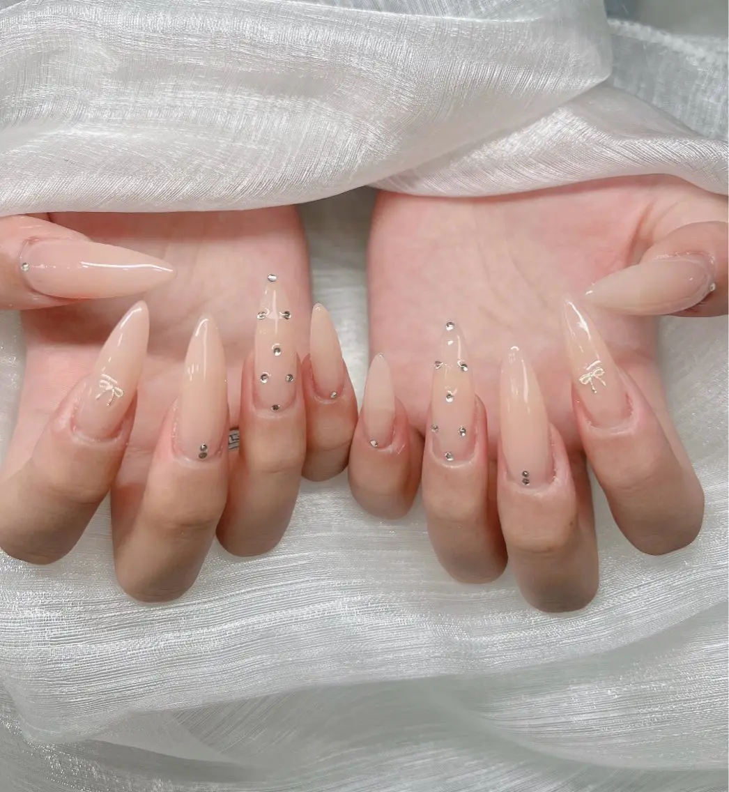 ネイル 長さ出し グラデーション 卒業式 キラキラネイル マグネットネイル ハンドネイル Lee Nails チップ長さだし専門店のネイルデザイン