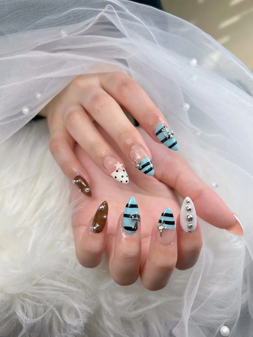 ネイル アートネイル オーロラネイル チークネイル 長さ出し フットネイル Miya _nailのネイルデザイン