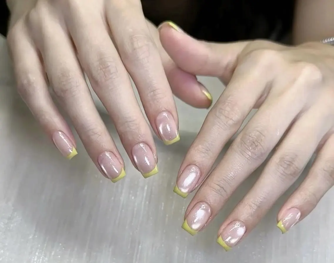 ネイル オーロラネイル チークネイル 長さ出し フットネイル フレンチネイル Kana🌻マツエク &Nailサロン💛のネイルデザイン