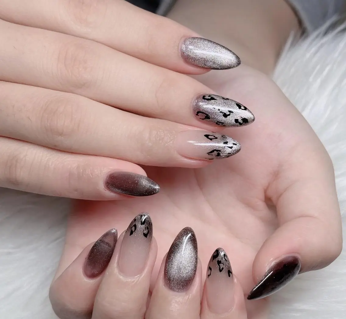 ネイル フレンチネイル ジェルネイル ハロウィン 韓国ネイル マグネットネイル ハンドネイル Hbaby nailのネイルデザイン