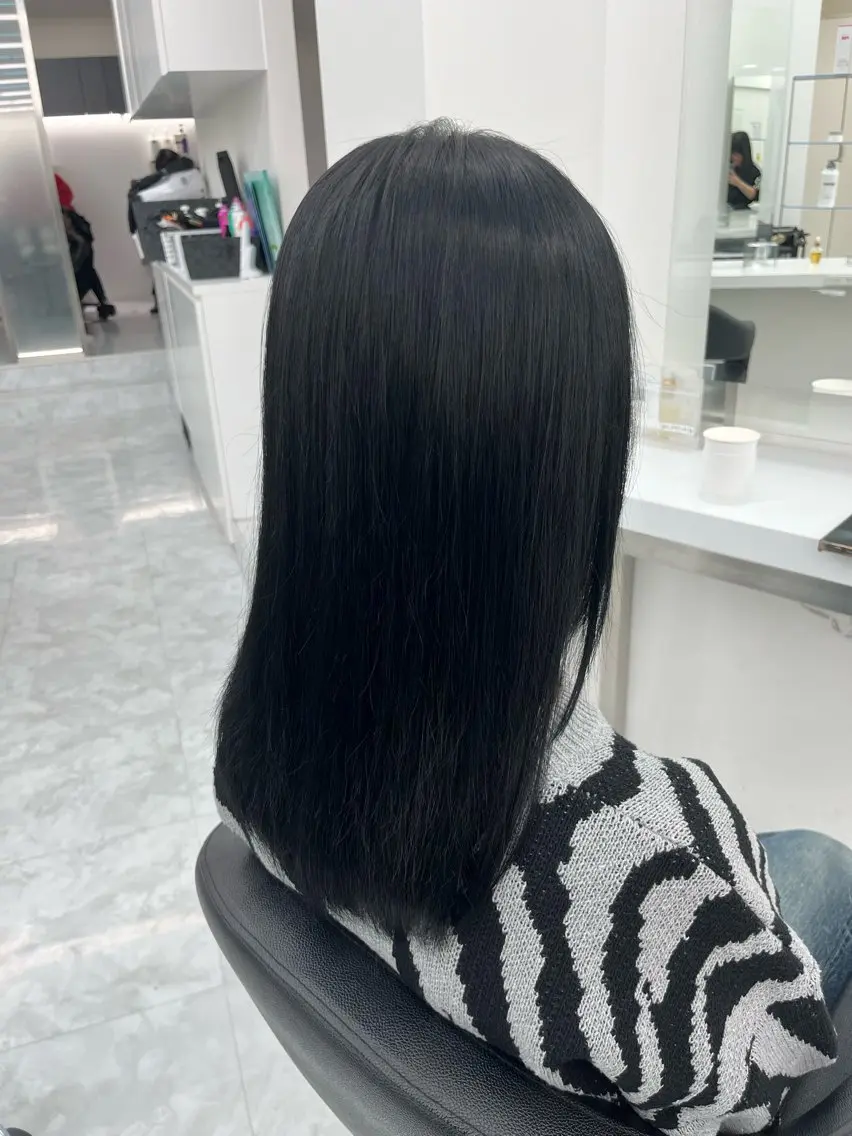 ミディアム カラー Zina熊本🫧 Kurehaのヘアスタイル