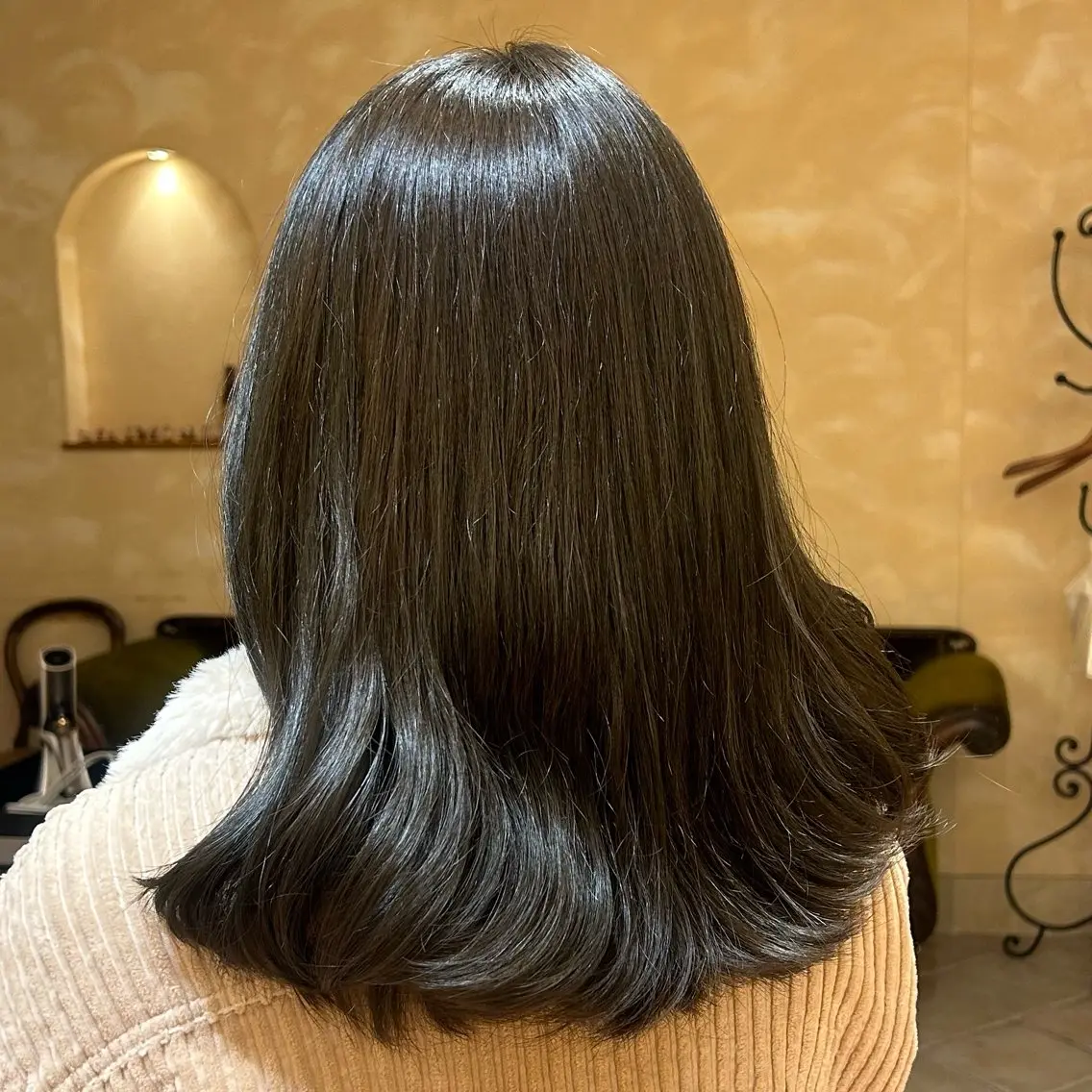 カラー ブラウンカラー オリーブブラウン 髙橋 采来のヘアスタイル