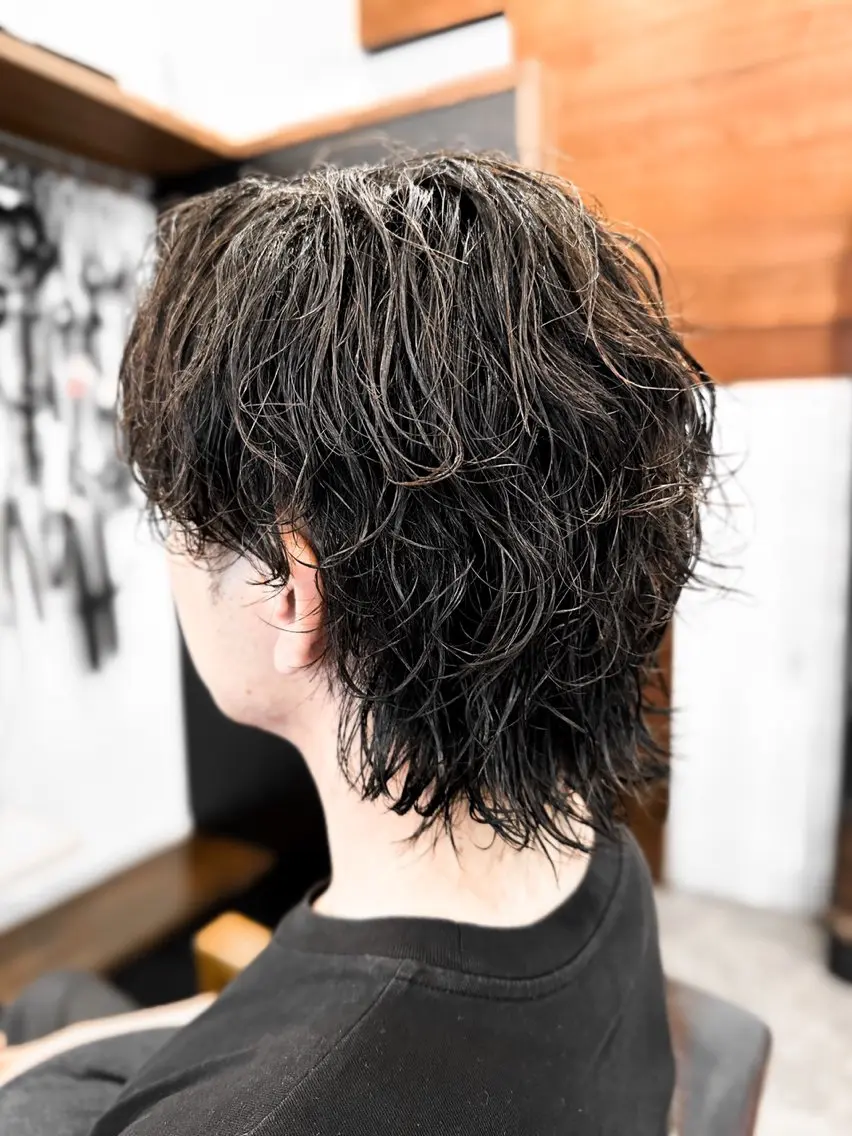 パーマ メンズ センターパート メンズパーマ メンズウルフカット ウルフカット スパイラルパーマ カット パーマ ブリーチカラー🔥 パーマ【佐々木凌平】のヘアスタイル