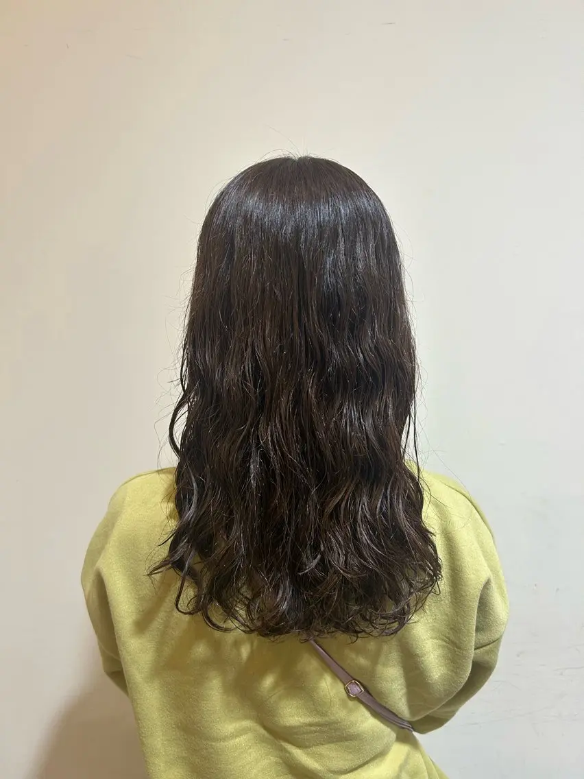 ロング パーマ 中村 紫乃のヘアスタイル