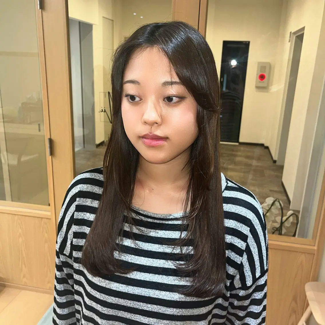 ロング レイヤーカット 、 ハルナのヘアスタイル