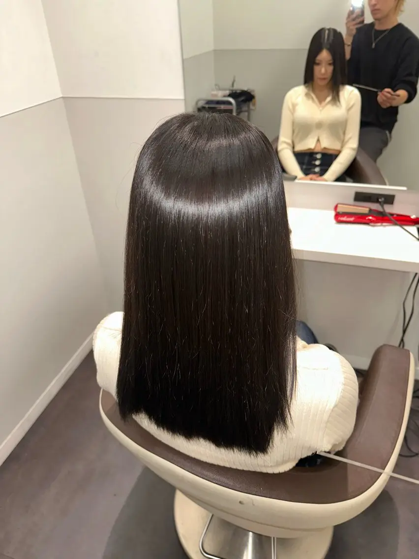 セミロング 美髪特化✨ 伊織✨縮毛矯正✨のヘアスタイル