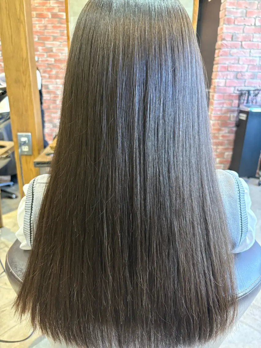 ロング カラー ベージュカラー オリーブベージュ イシダ ユウキのヘアスタイル