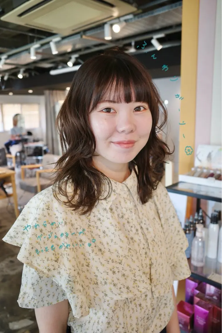 ミディアム レイヤーカット カット ヘアカラー 安藤 結花のヘアスタイル