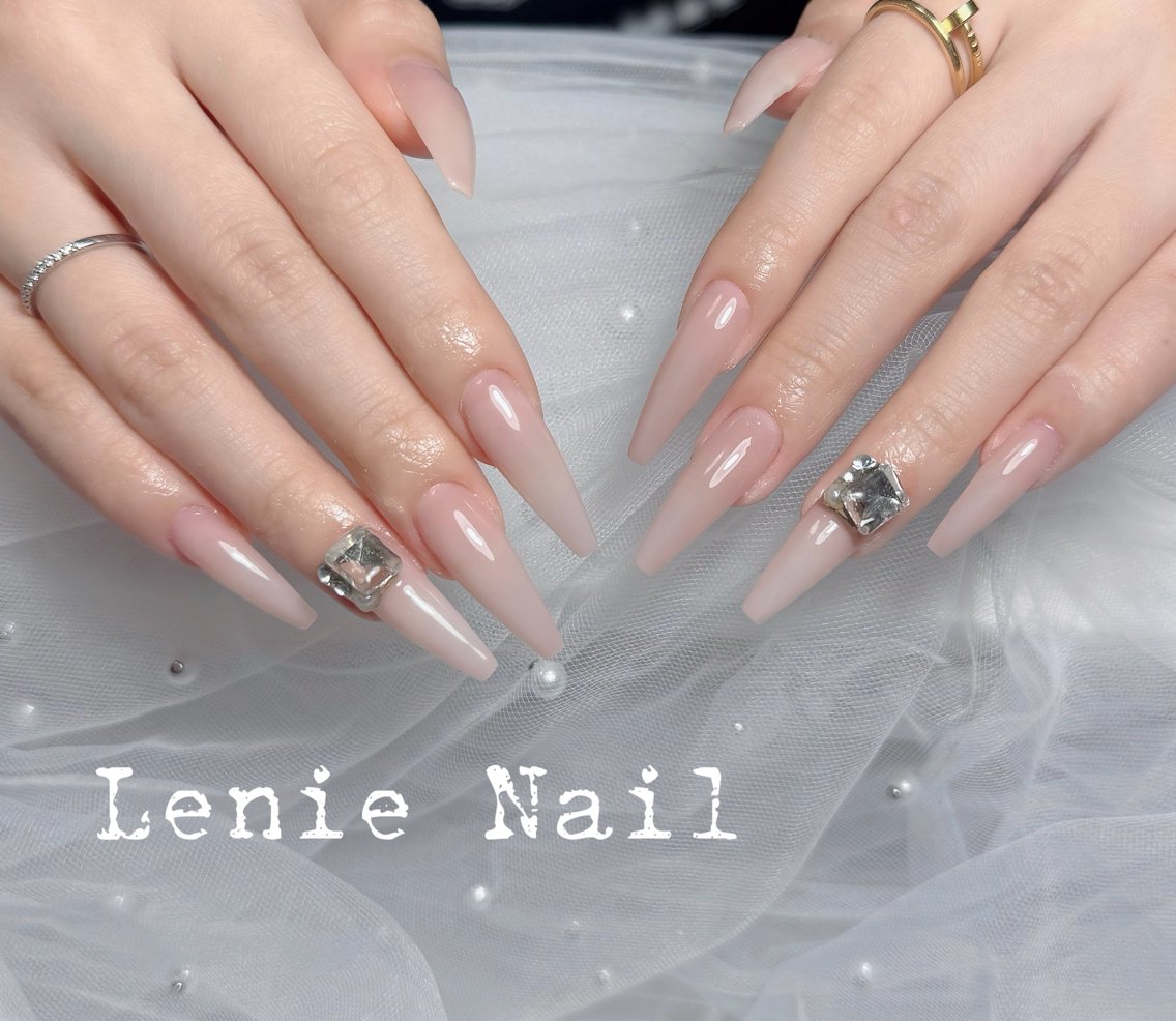 ネイル チークネイル 長さ出し フラッシュネイル フレンチネイル グラデーション ハンドネイル Lenie Nail Salonのネイルデザイン