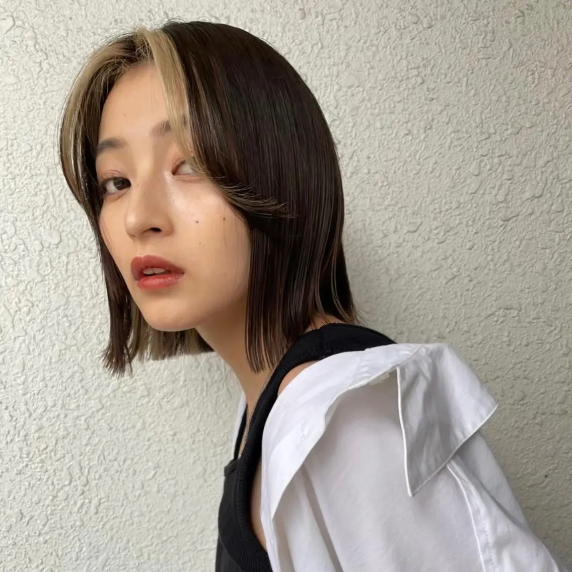 ミディアム カラー レイヤー🤍 ベージュ🤍 聖奈のヘアスタイル