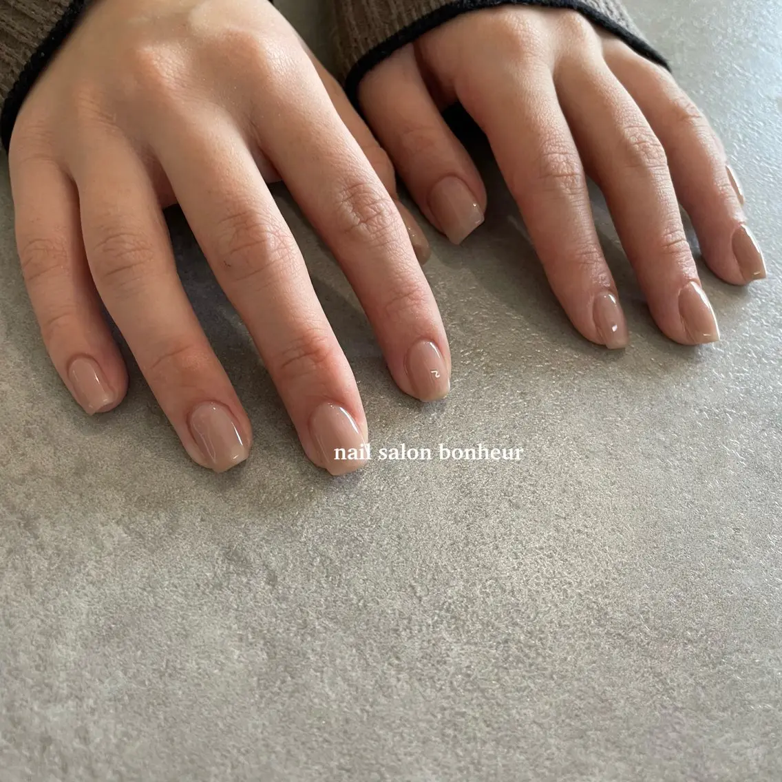 ネイル 長さ出し オフィスネイル ワンカラーネイル ハンドネイル nail salon bonheurのネイルデザイン